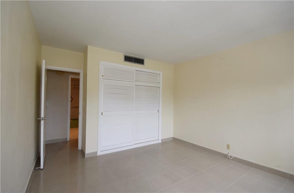 CORAL RIDGE TOWERS SOUTH - Residential