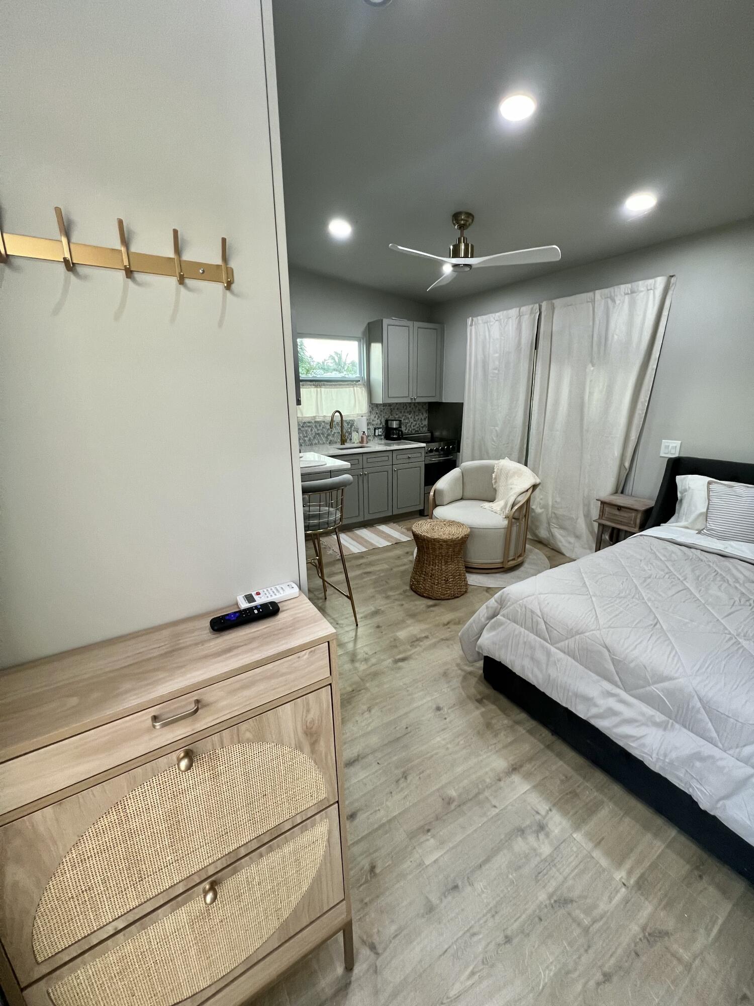 SLEEPY HOLLOW 4 - Residential