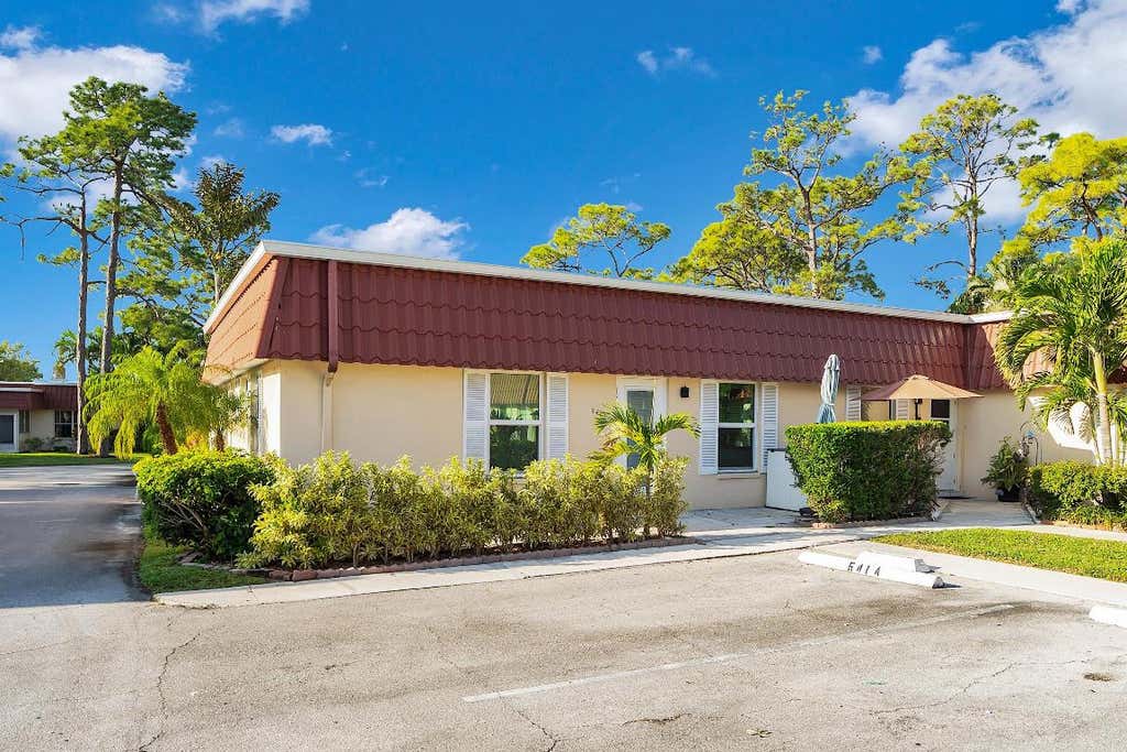 Photo of 641 Marlboro Oval #A, Lake Worth, FL 33467 (MLS # R11072016)