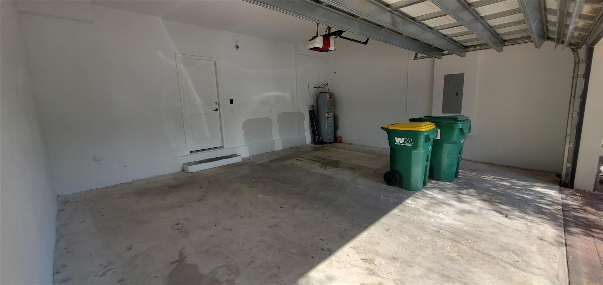 Sabal Palm By Prestige 17 - Residential Lease