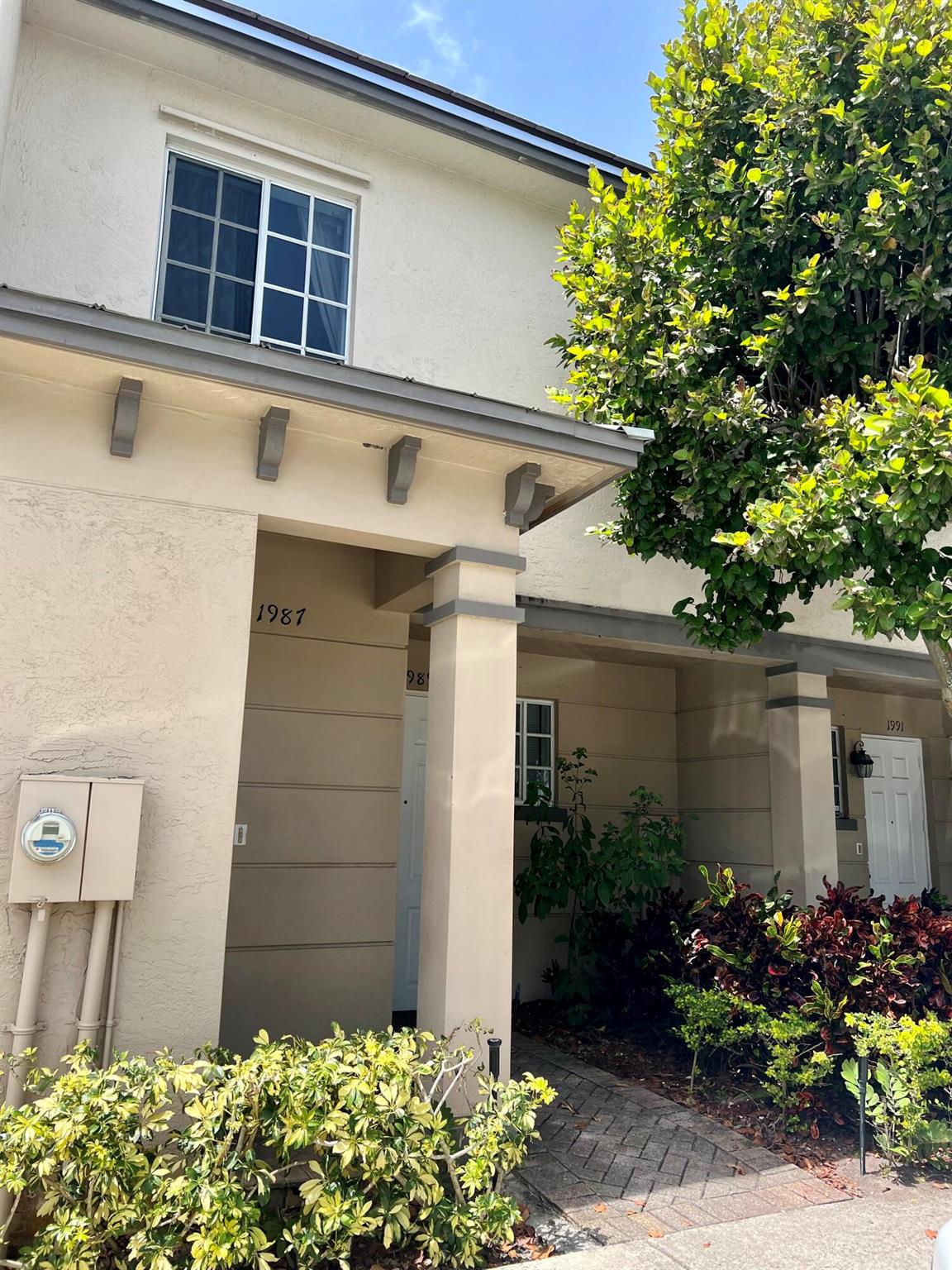 Welcome to your dream cozy home! This 2-bedroom, 2-bathroom home is nestled in a gated neighborhood offering a perfect blend of comfort, convenience, and resort-style amenities. Step inside to discover a well-appointed layout. The community boasts a sparkling pool, fully equipped fitness center, lighted tennis courts, playgrounds for the little ones, and a stylish clubhouse; all secured by 24-hour gated security for peace of mind. Location is everything, and this home delivers. Enjoy easy access to I-95, the Tri-Rail station, beautiful local beaches, and a variety of shopping centers all just minutes away.