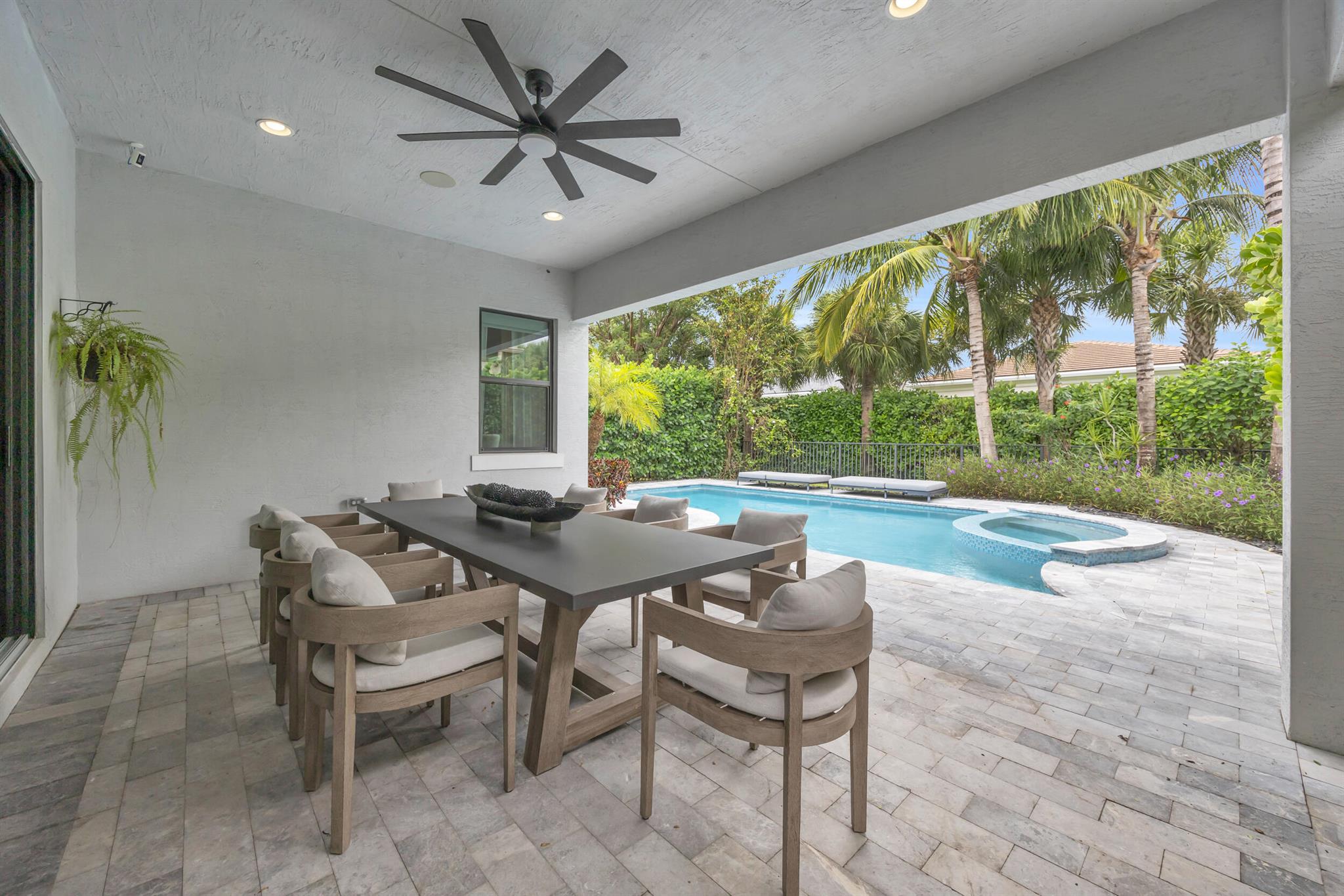 ARTISTRY - Residential
