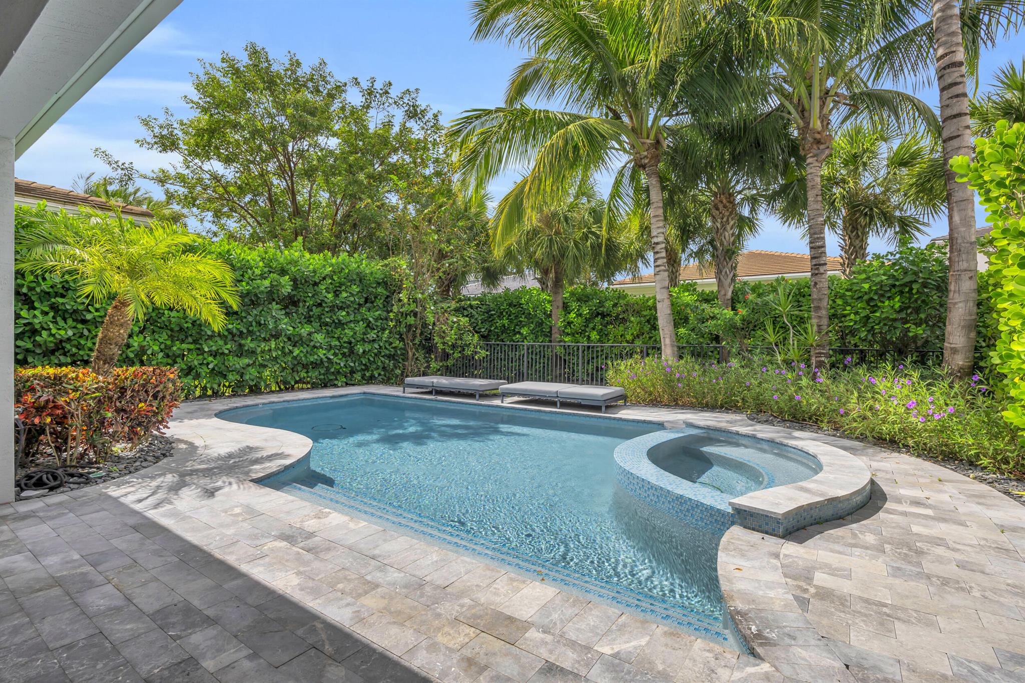 ARTISTRY - Residential