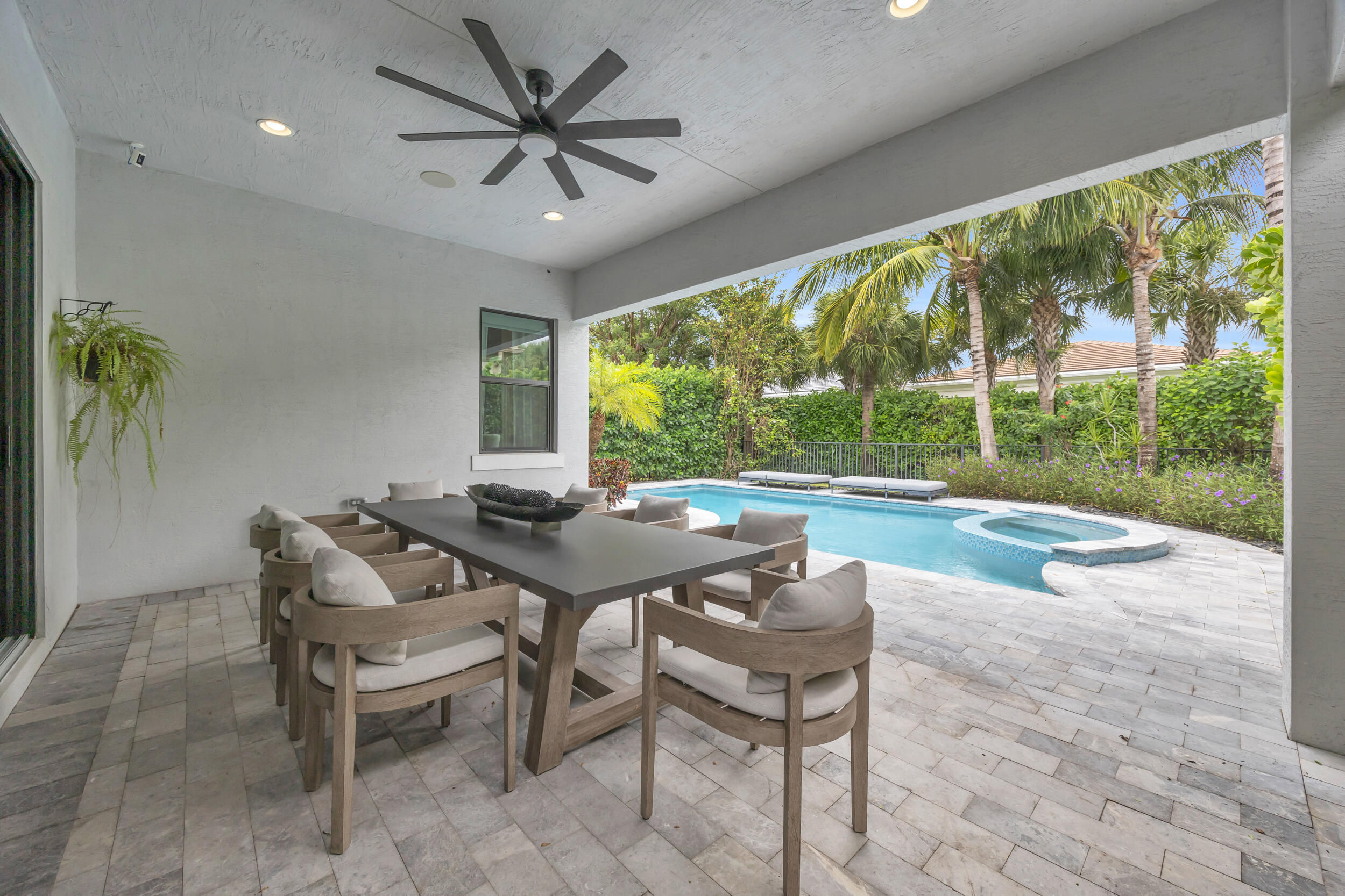 ARTISTRY - Residential