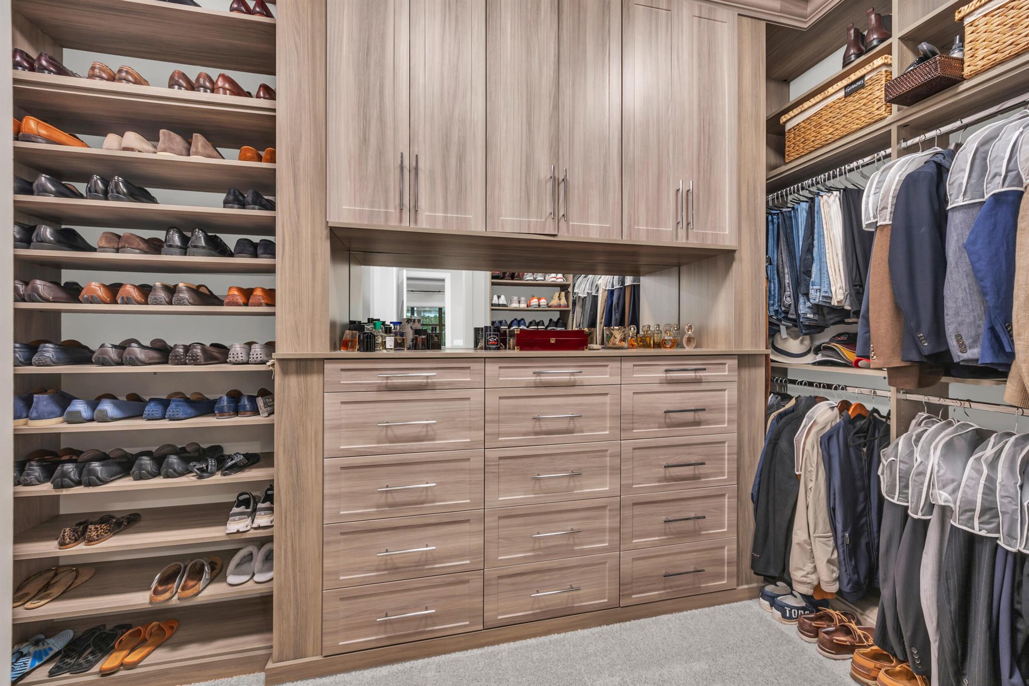 ARTISTRY - Residential