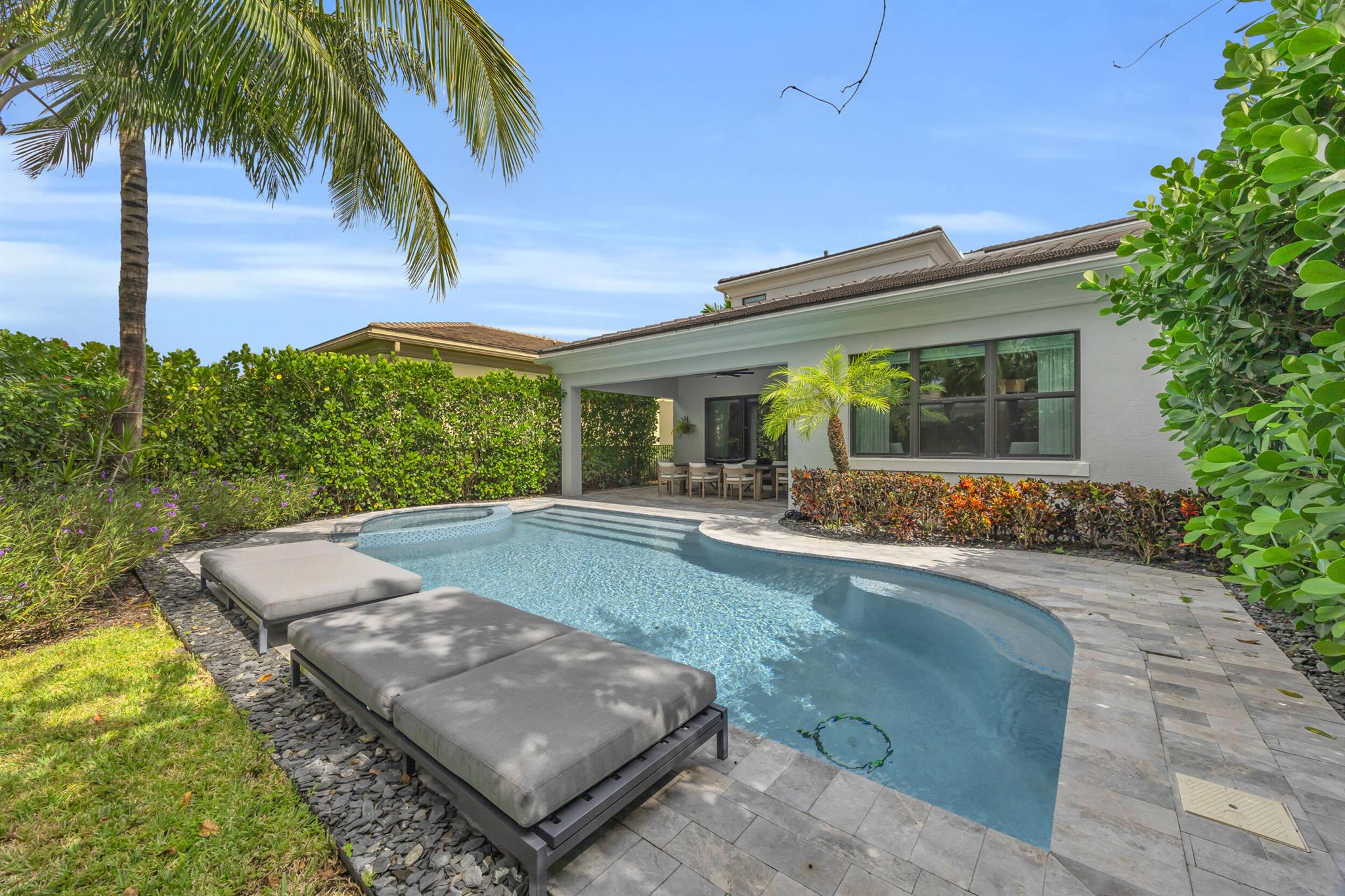 ARTISTRY - Residential