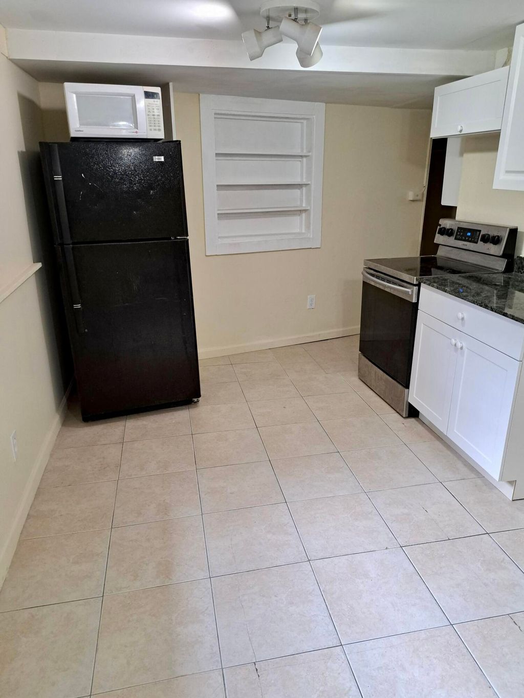 Photo of 1521 N 59th Terrace #B, Hollywood, FL 33021 (MLS # B26035427)