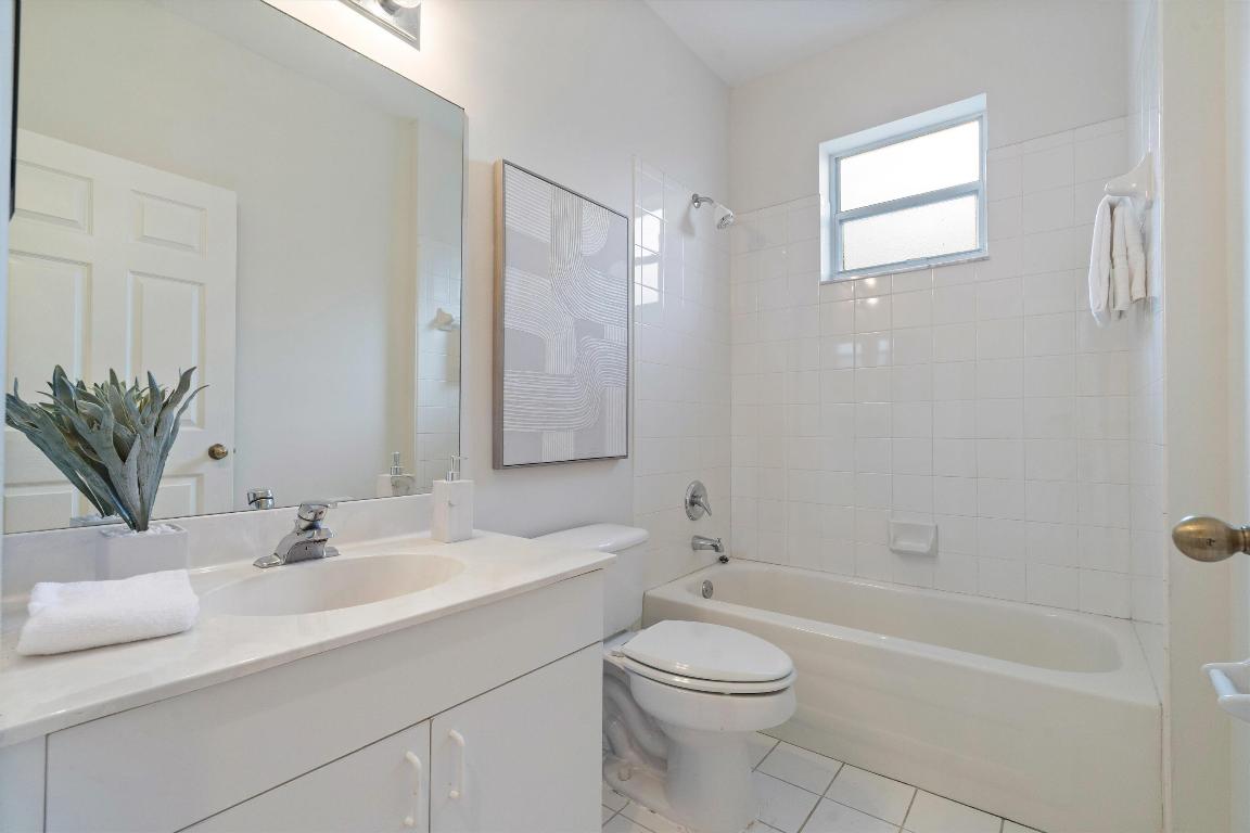 HANOVER SQUARE - Residential