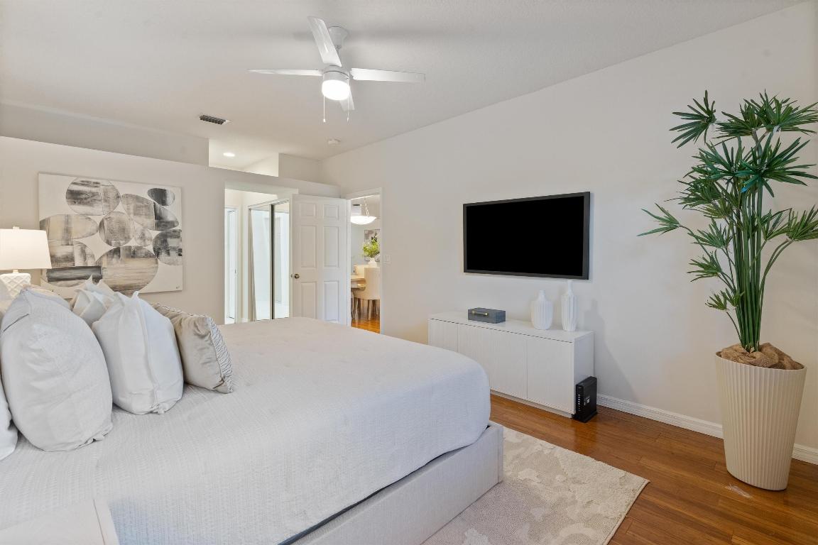 HANOVER SQUARE - Residential