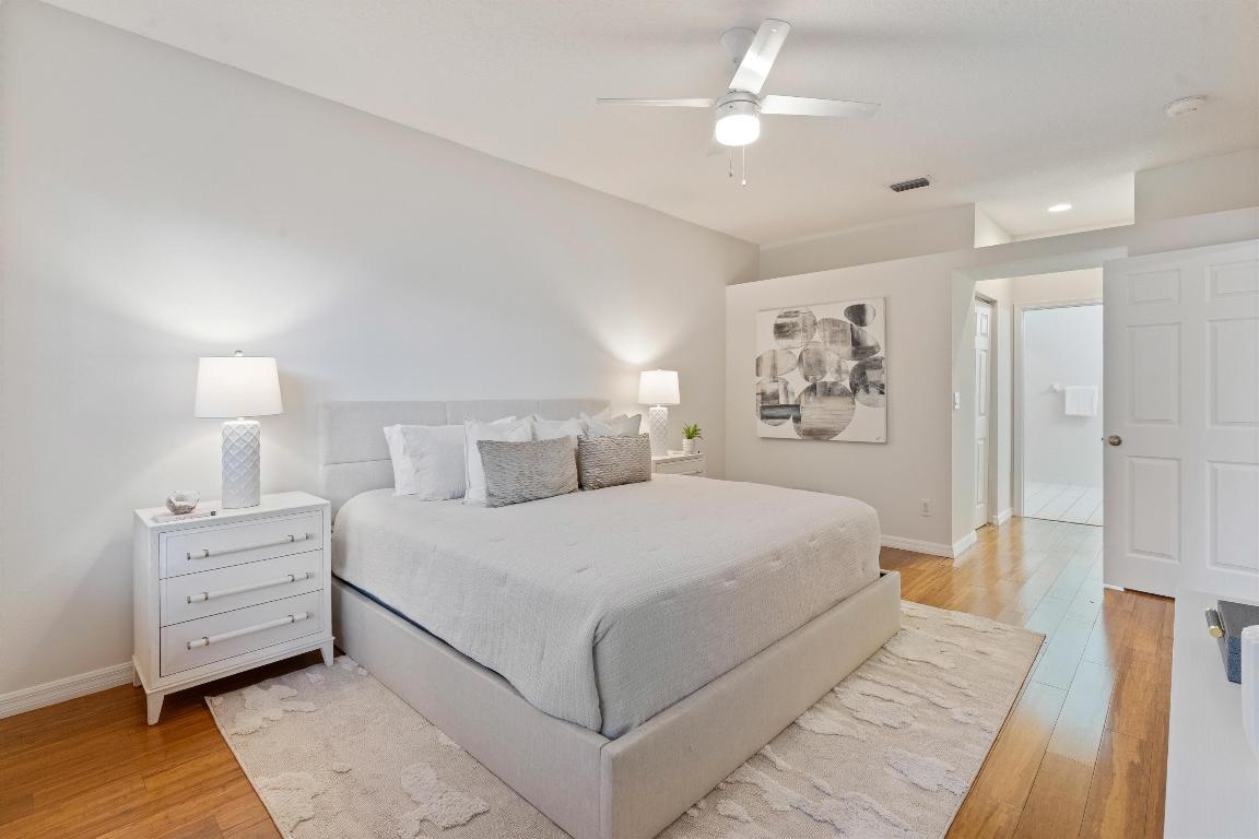 HANOVER SQUARE - Residential