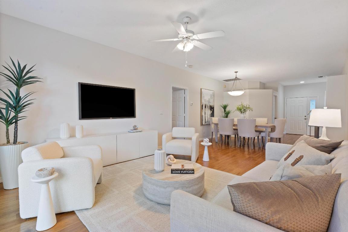 HANOVER SQUARE - Residential