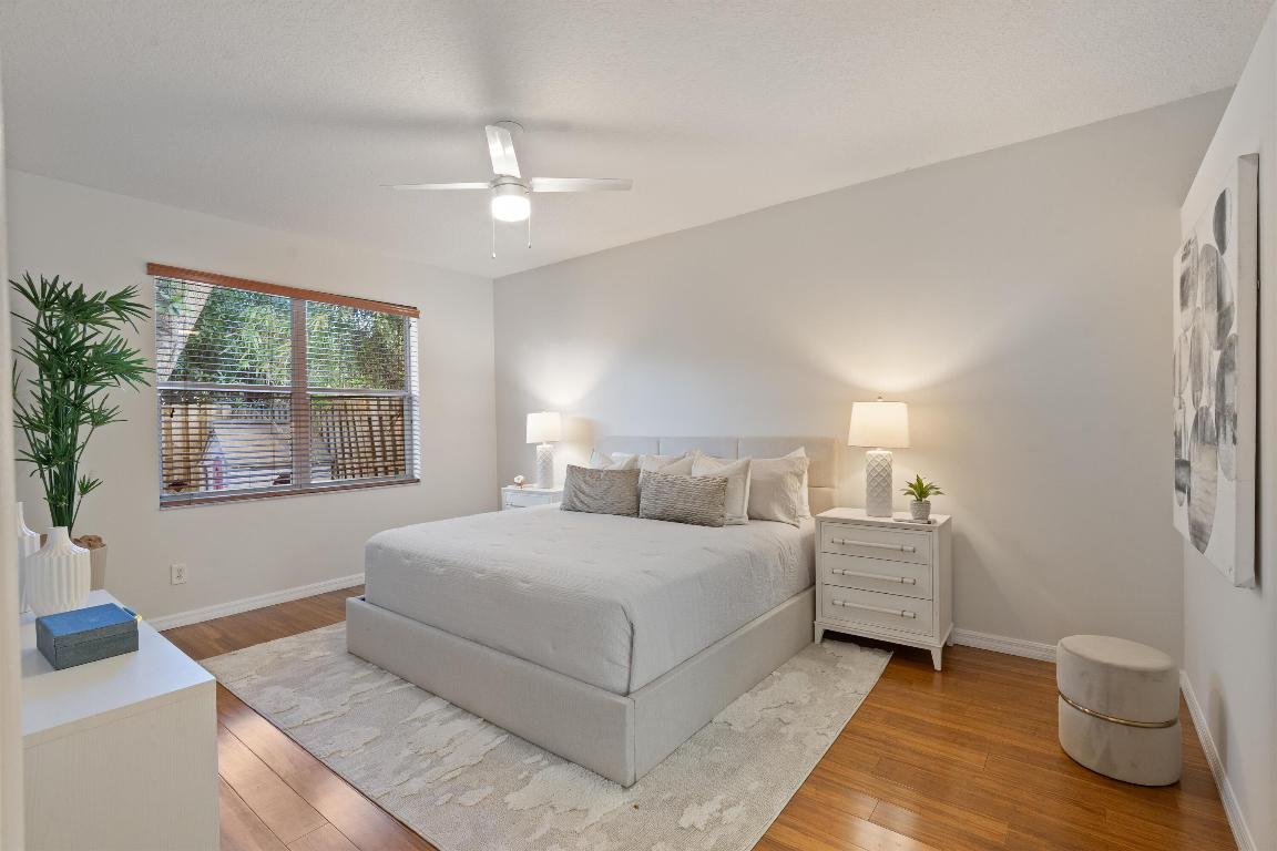 HANOVER SQUARE - Residential