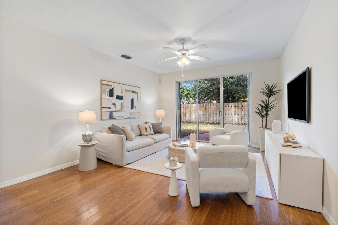 HANOVER SQUARE - Residential