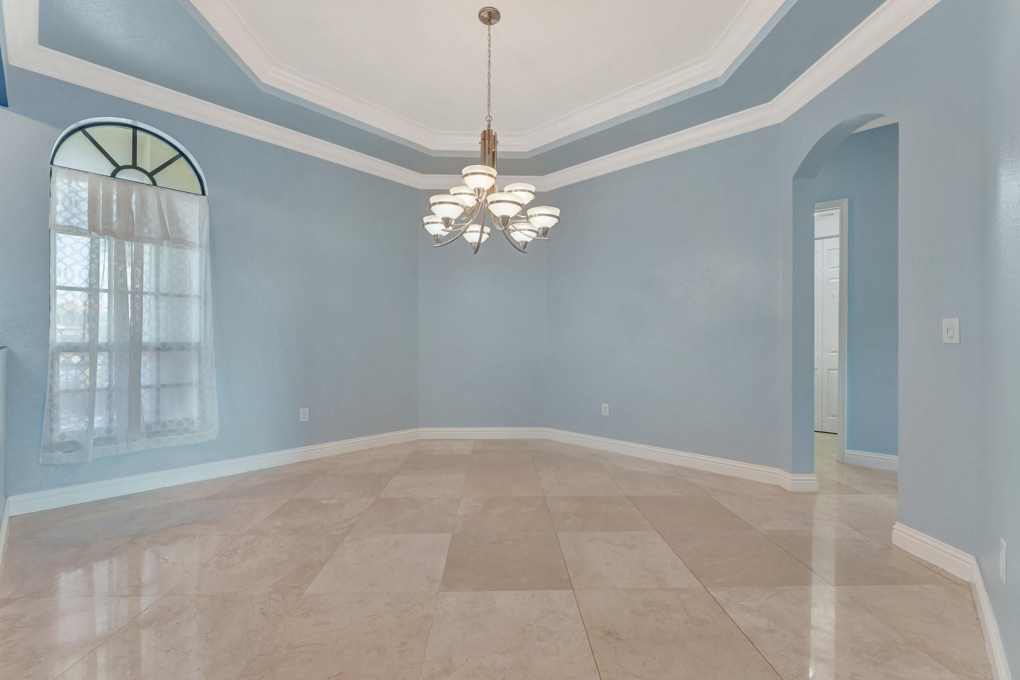 8727 NW 39 Street