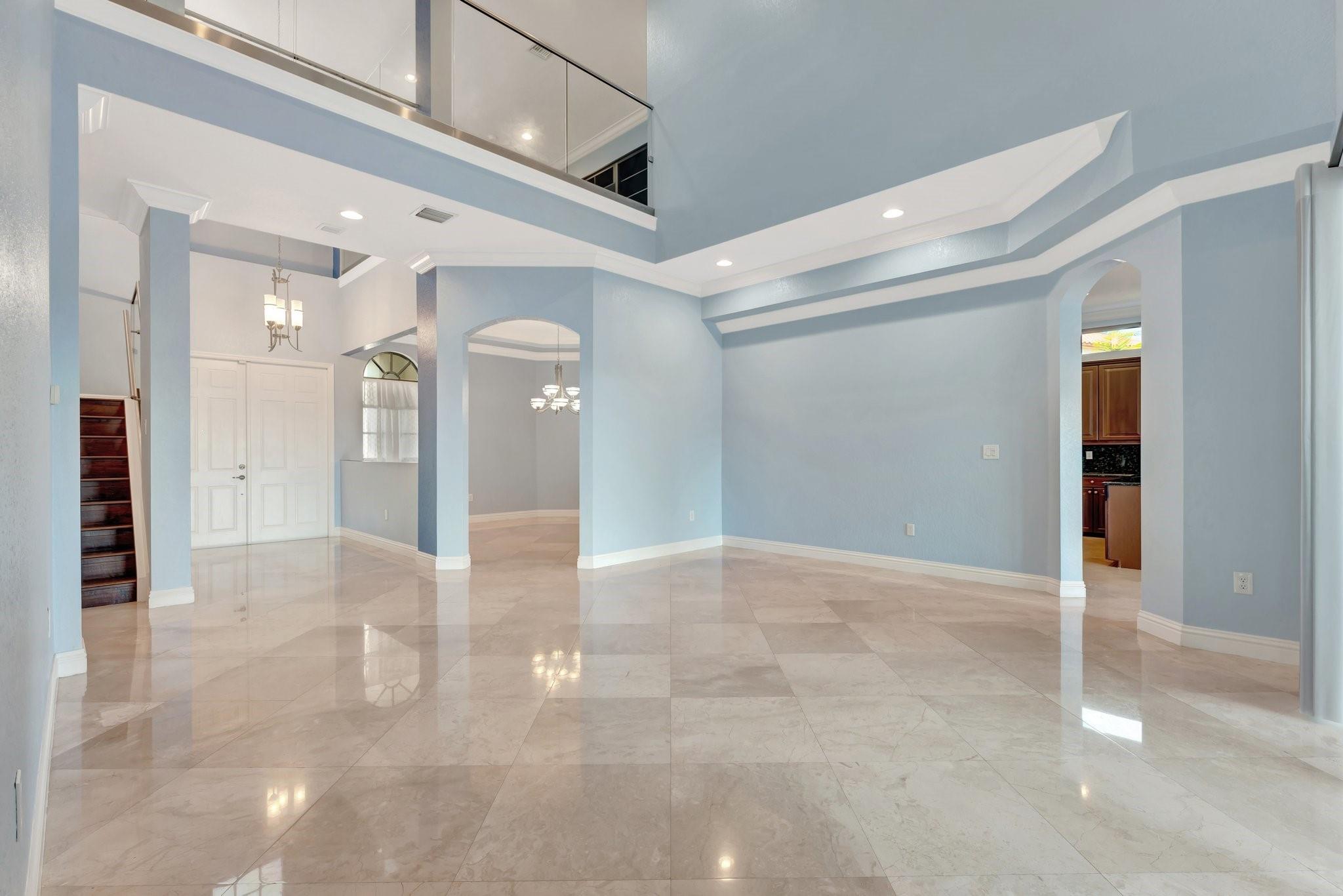 8727 NW 39 Street