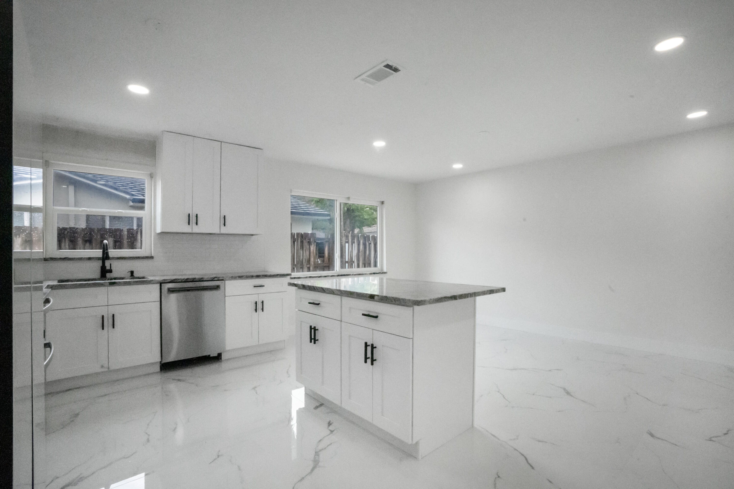 FOREST HILLS SOUTH - Residential