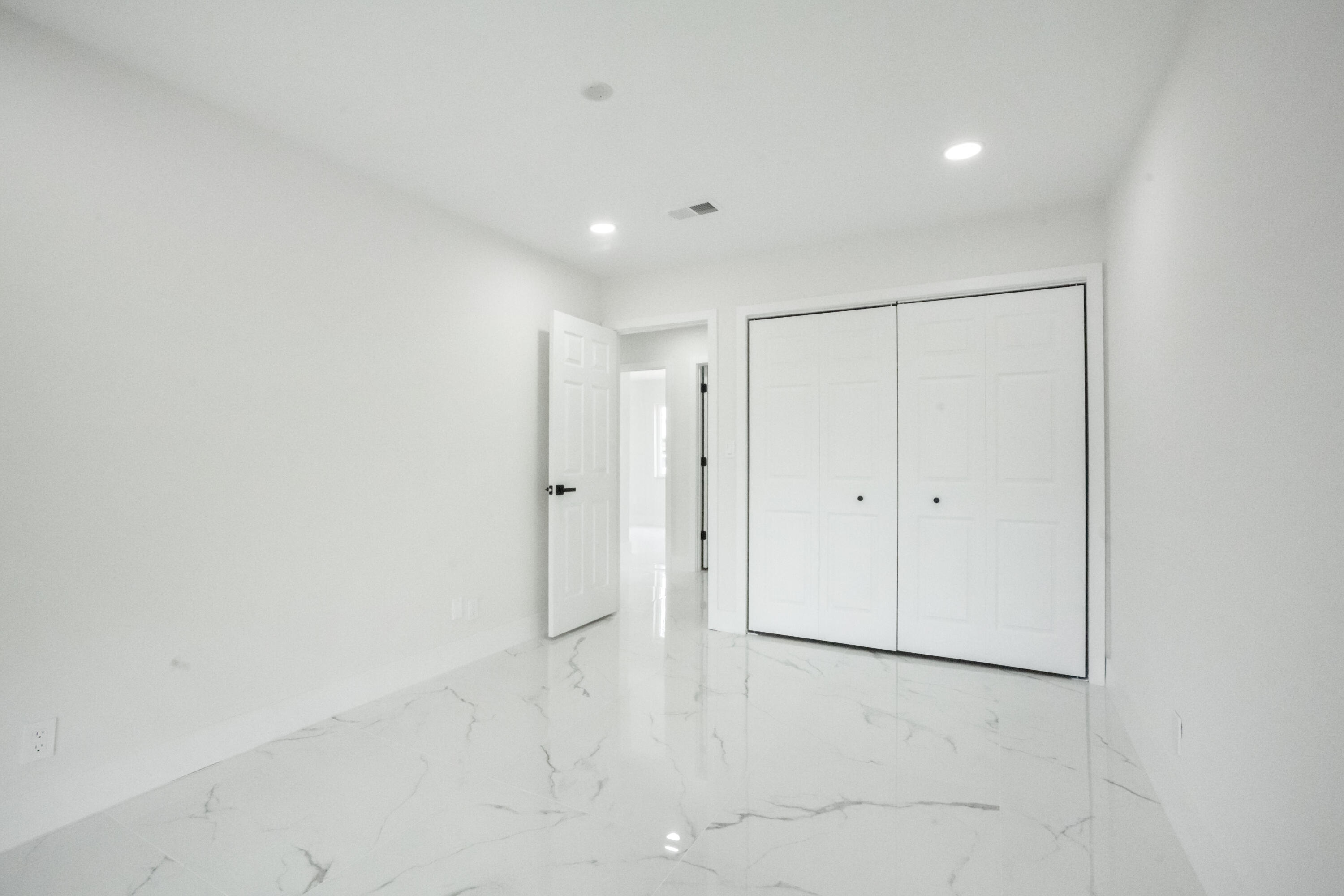 FOREST HILLS SOUTH - Residential