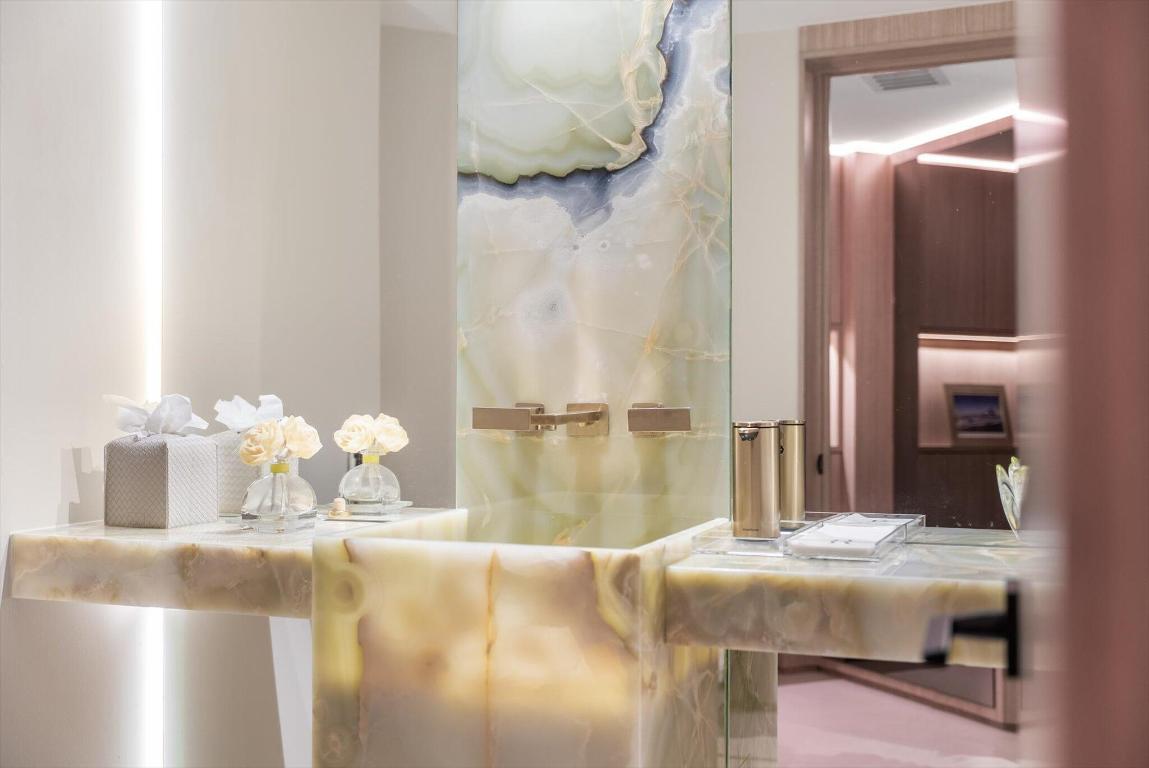 PARKER HIGHLAND CONDO - Residential