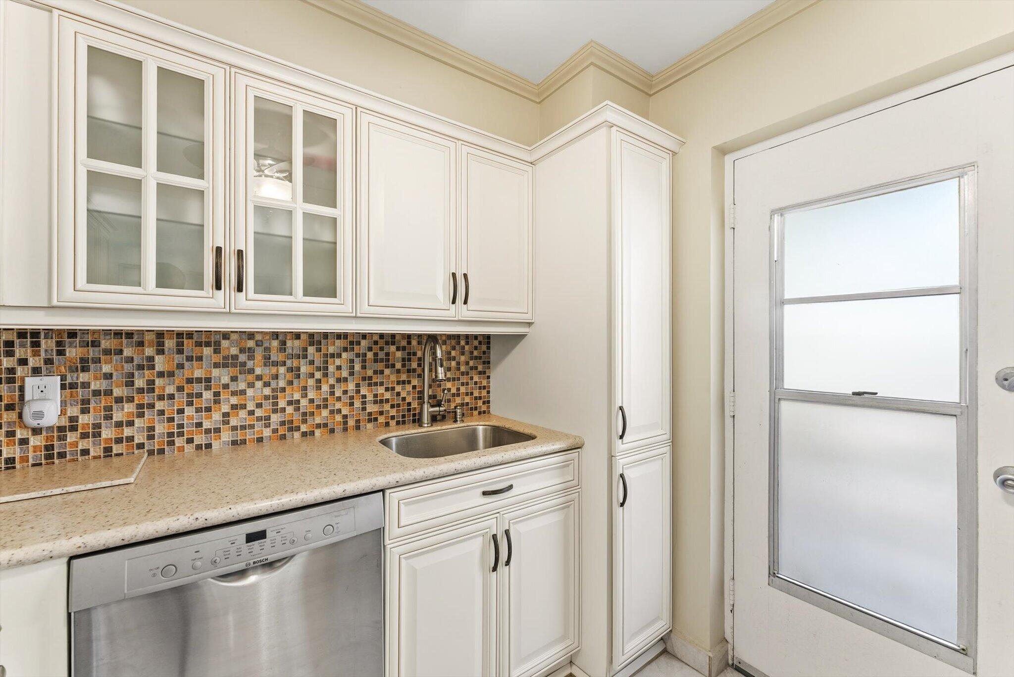 220 Kings Point Drive 210