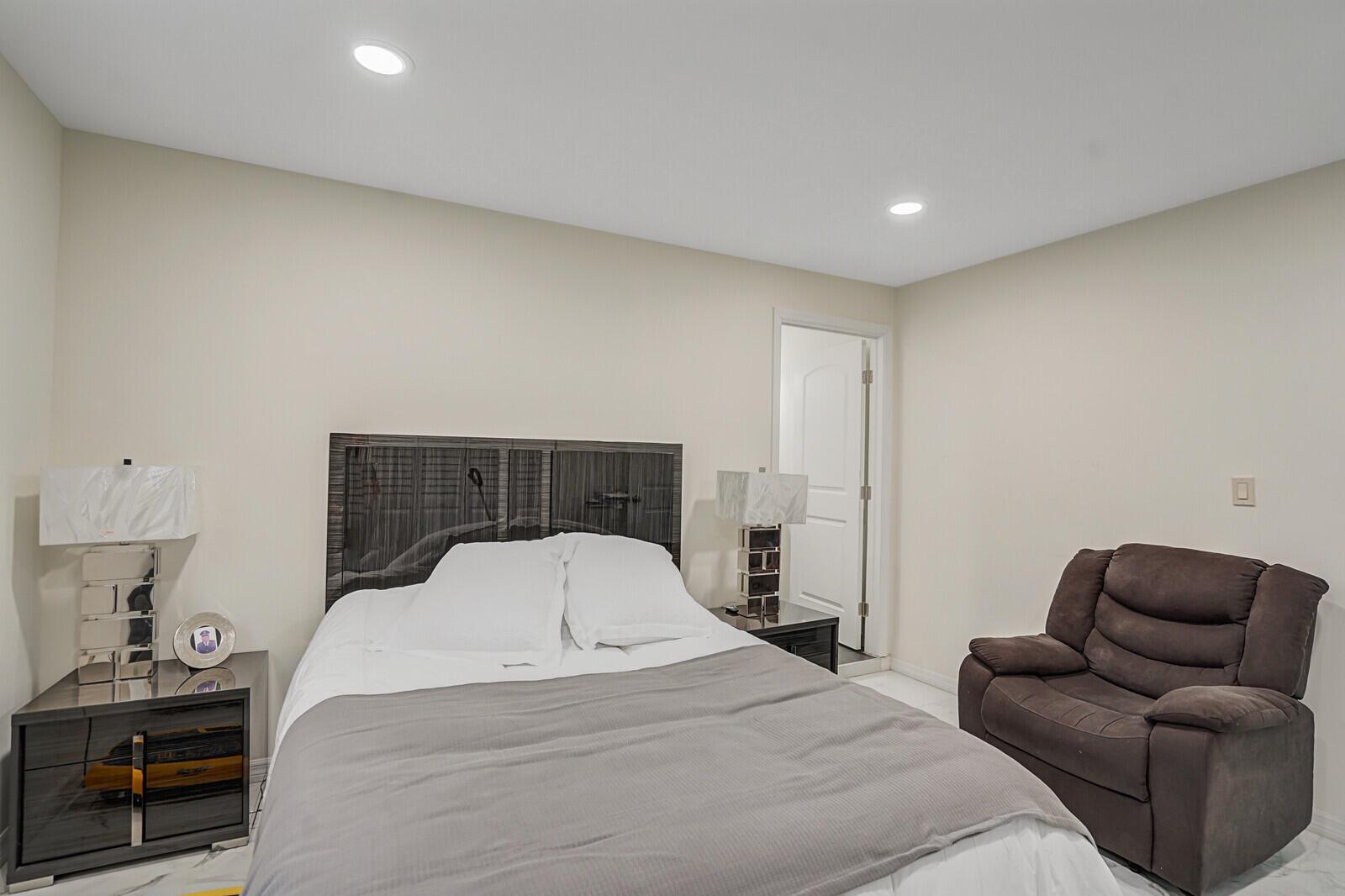 FROST PARK - Residential