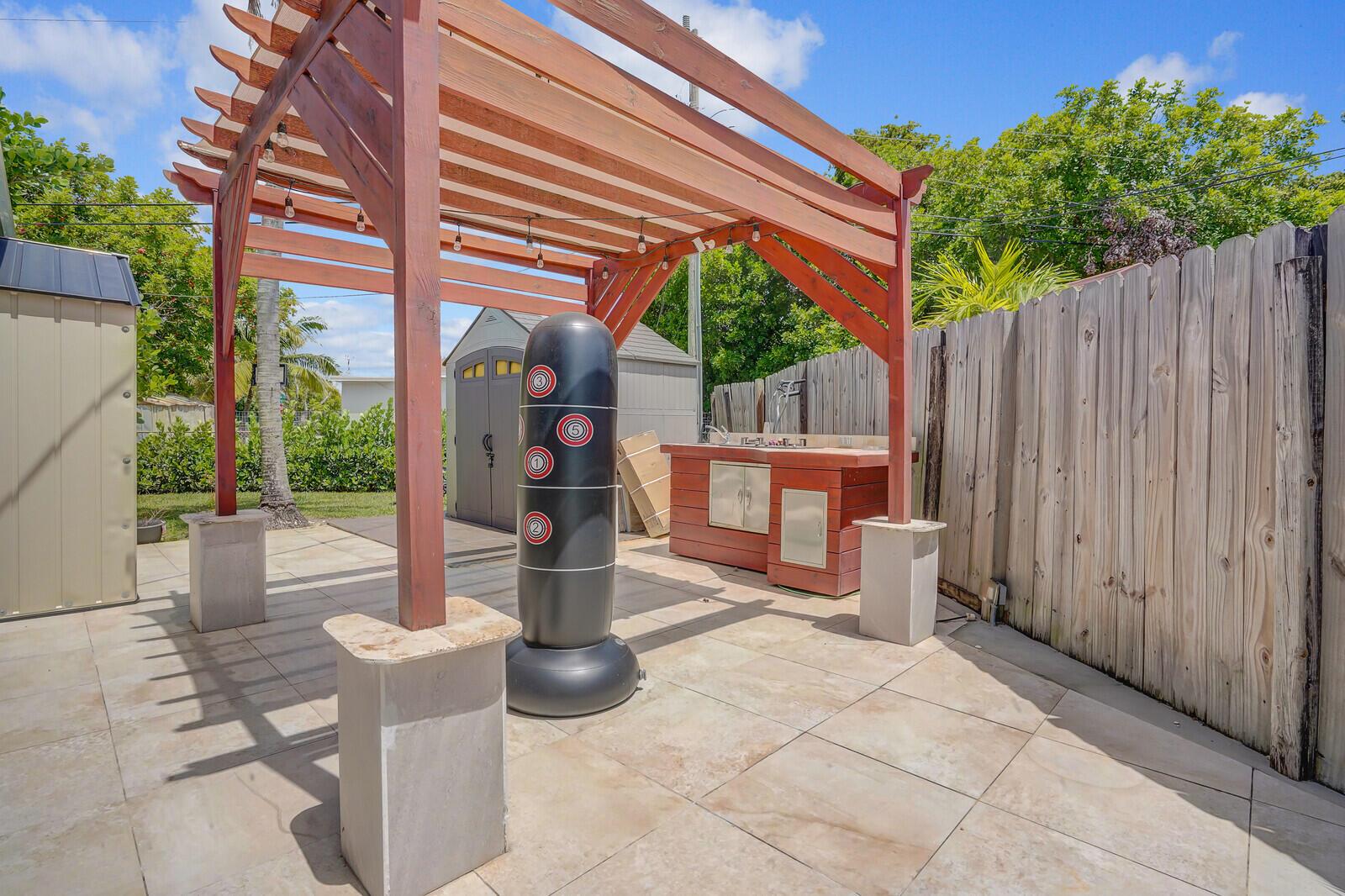 FROST PARK - Residential