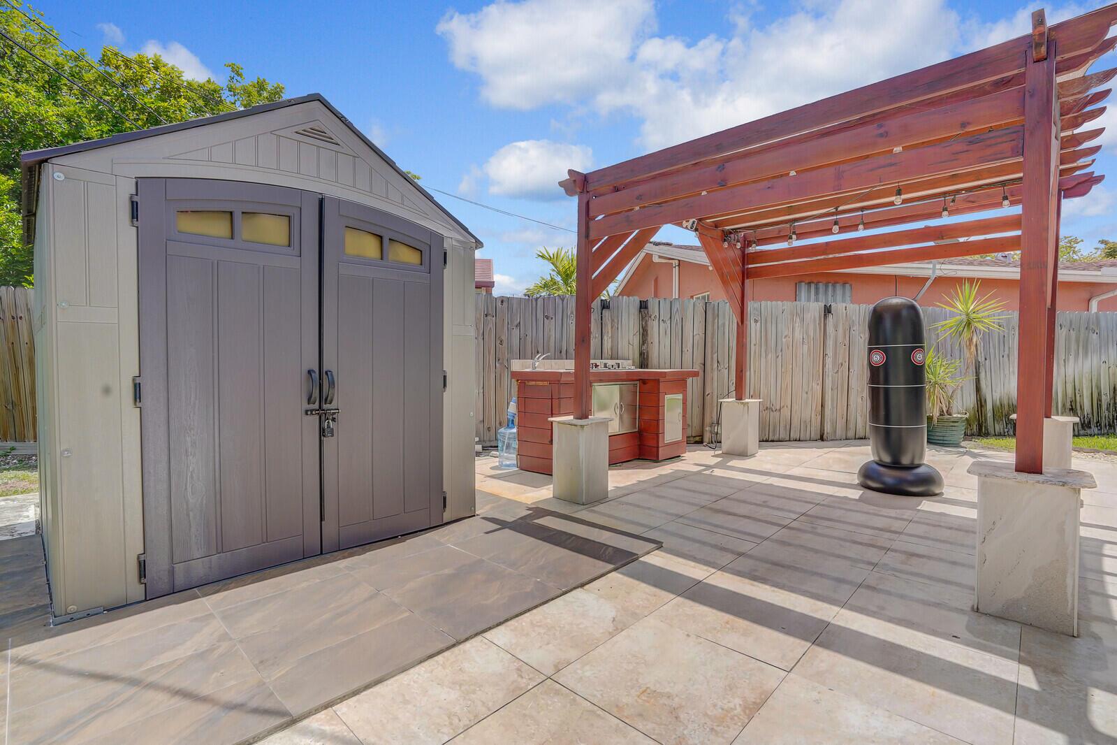 FROST PARK - Residential