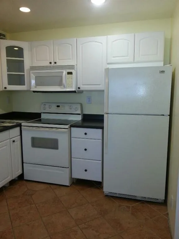 9920 NW 68th Pl Unit 208  