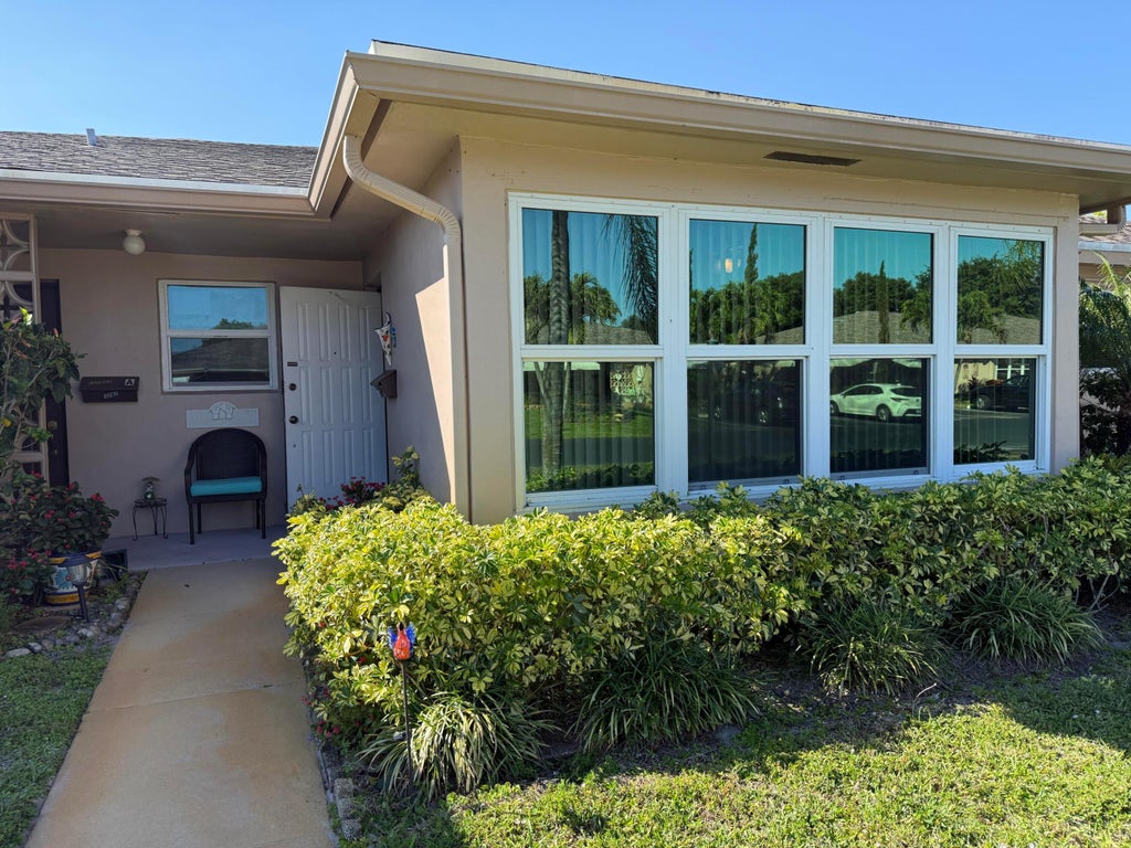 Photo of 1292 High Point Place S #B, Delray Beach, FL 33445 (MLS # R11061145)