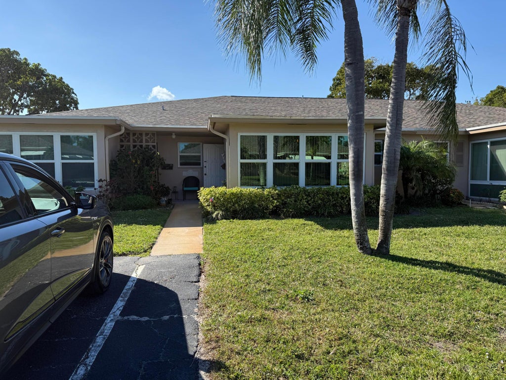 Photo of 1292 High Point Place S #B, Delray Beach, FL 33445 (MLS # R11061145)