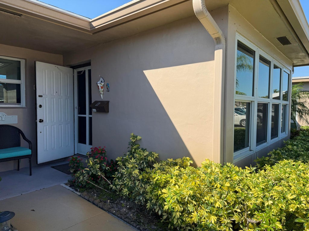 Photo of 1292 High Point Place S #B, Delray Beach, FL 33445 (MLS # R11061145)