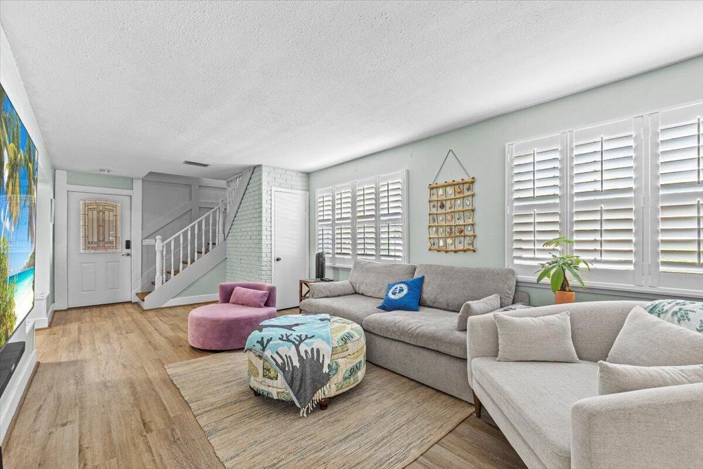 Photo of 602 SE Flamingo Avenue, Stuart, FL 34996 (MLS # R10934679)