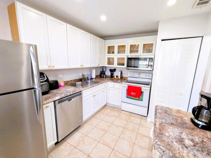 VISTAS OF BOCA LAGO CONDO - Residential Lease