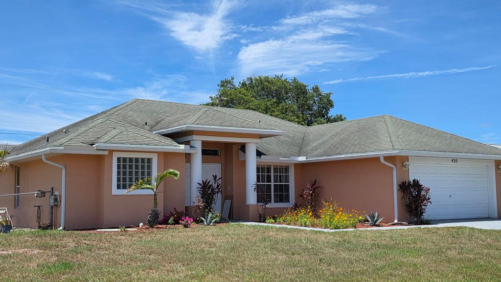 Photo of 425 SW Mccomb Avenue, Port Saint Lucie, FL 34953 (MLS # B26042448)