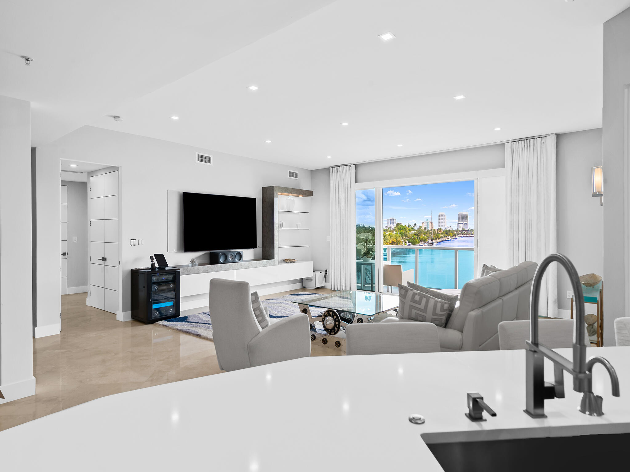 ARIA AT LAS OLAS CONDO - Residential Lease
