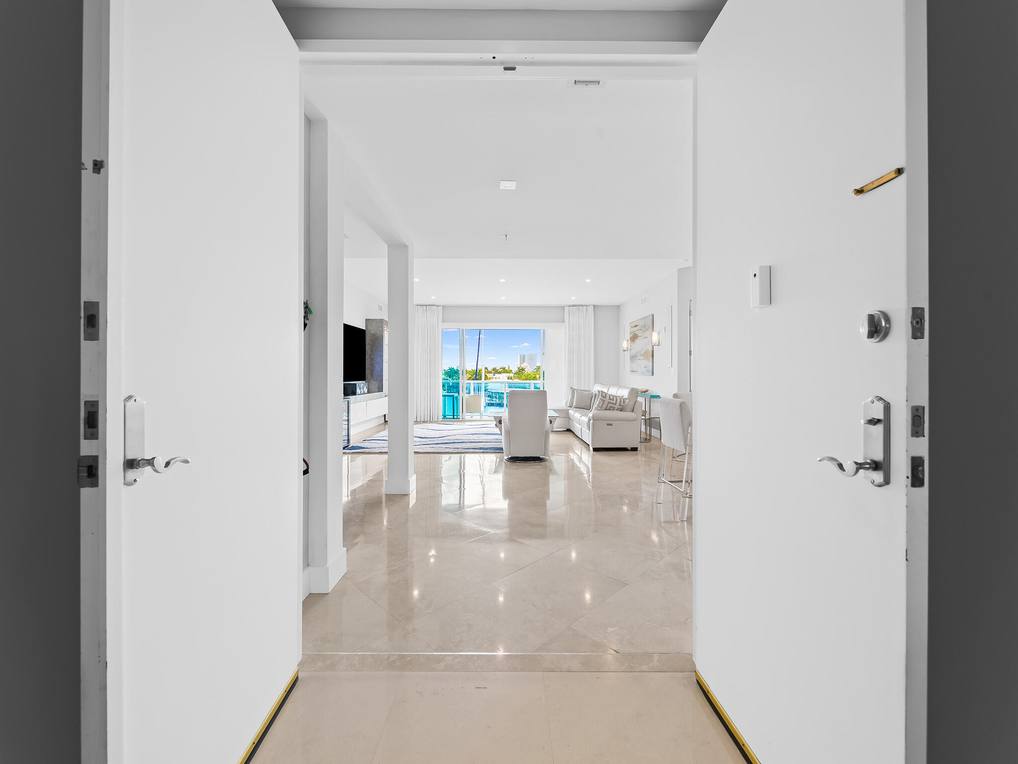 ARIA AT LAS OLAS CONDO - Residential Lease