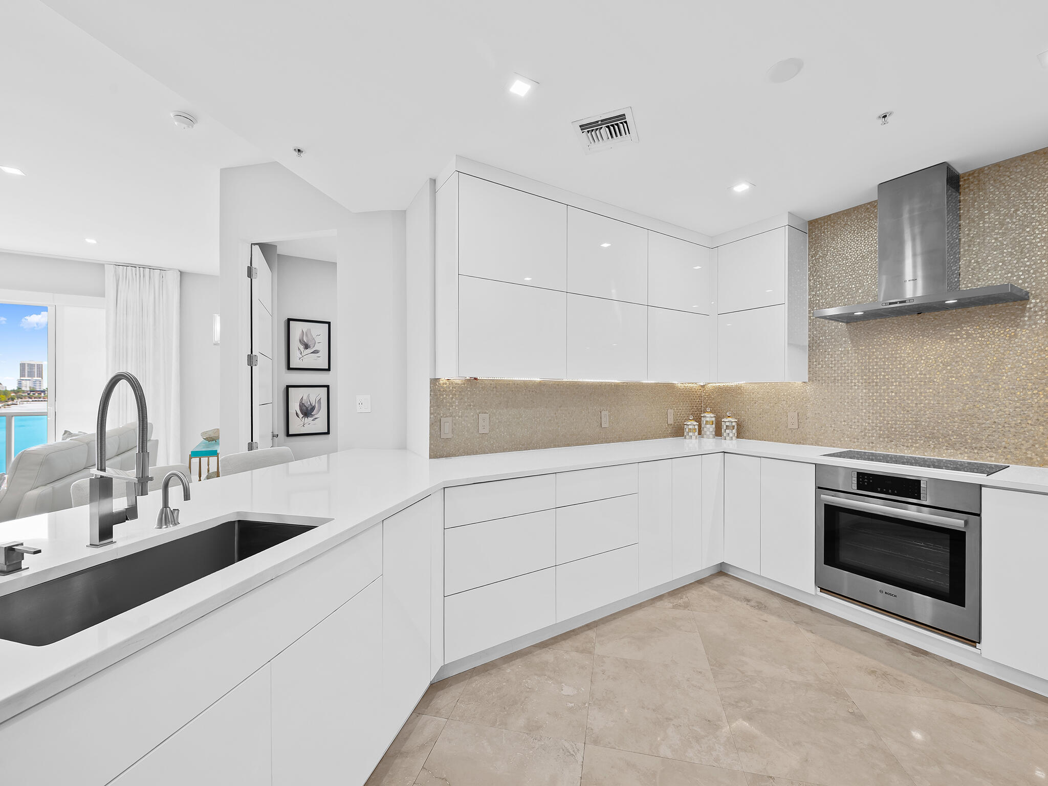 ARIA AT LAS OLAS CONDO - Residential Lease