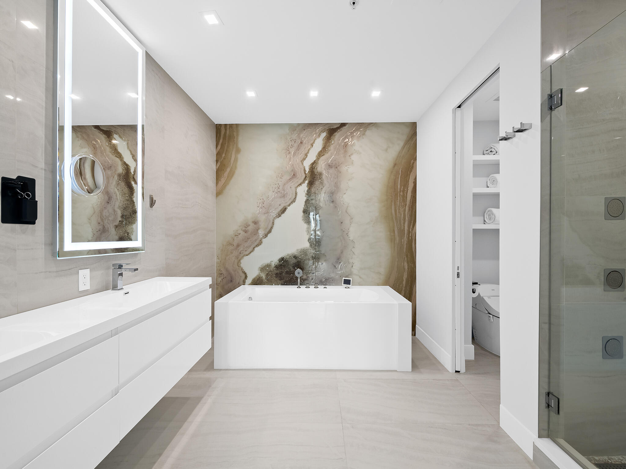 ARIA AT LAS OLAS CONDO - Residential Lease