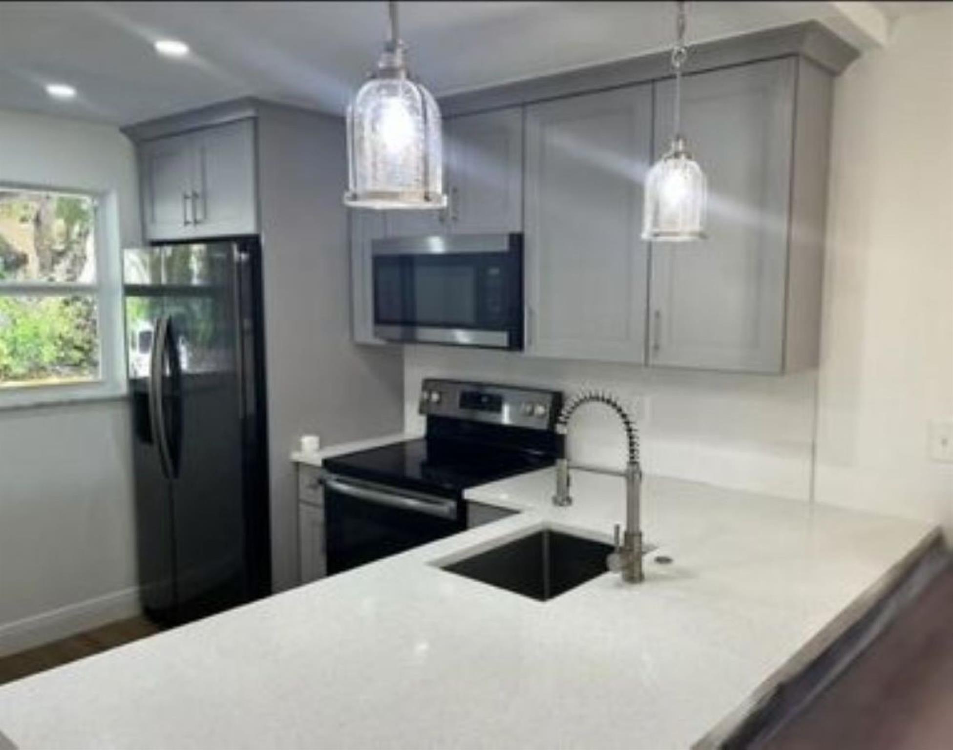 207 Tropic Isle Dr 111