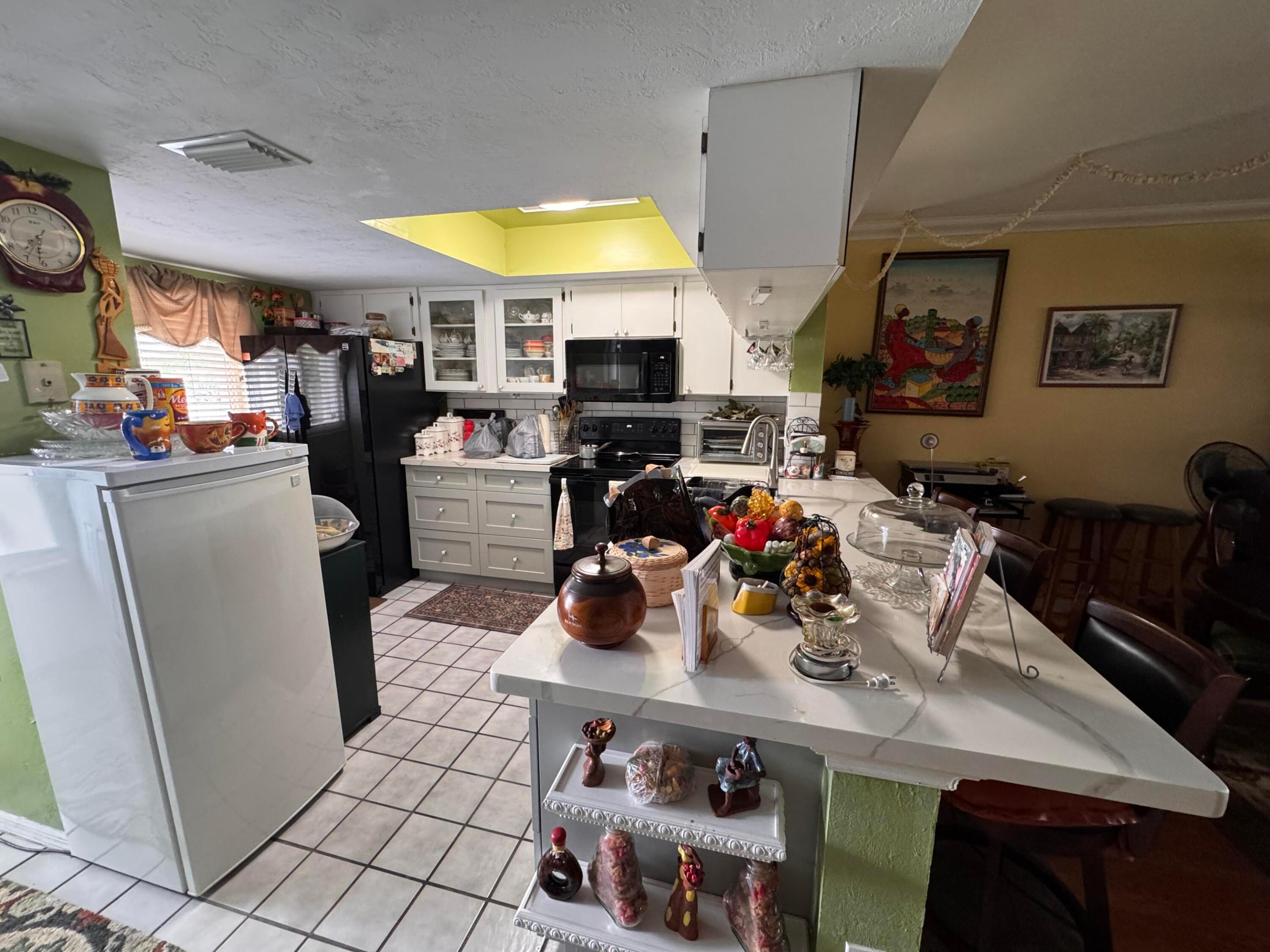 PALM BEACH TRACE CONDO - Residential