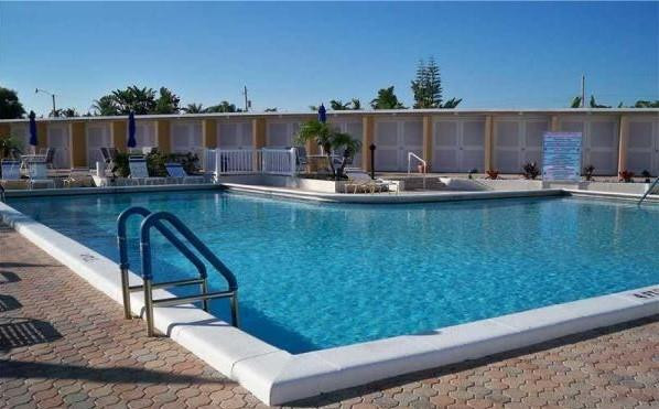 IMPERIAL POINT COLONNADES CONDO - Residential Lease