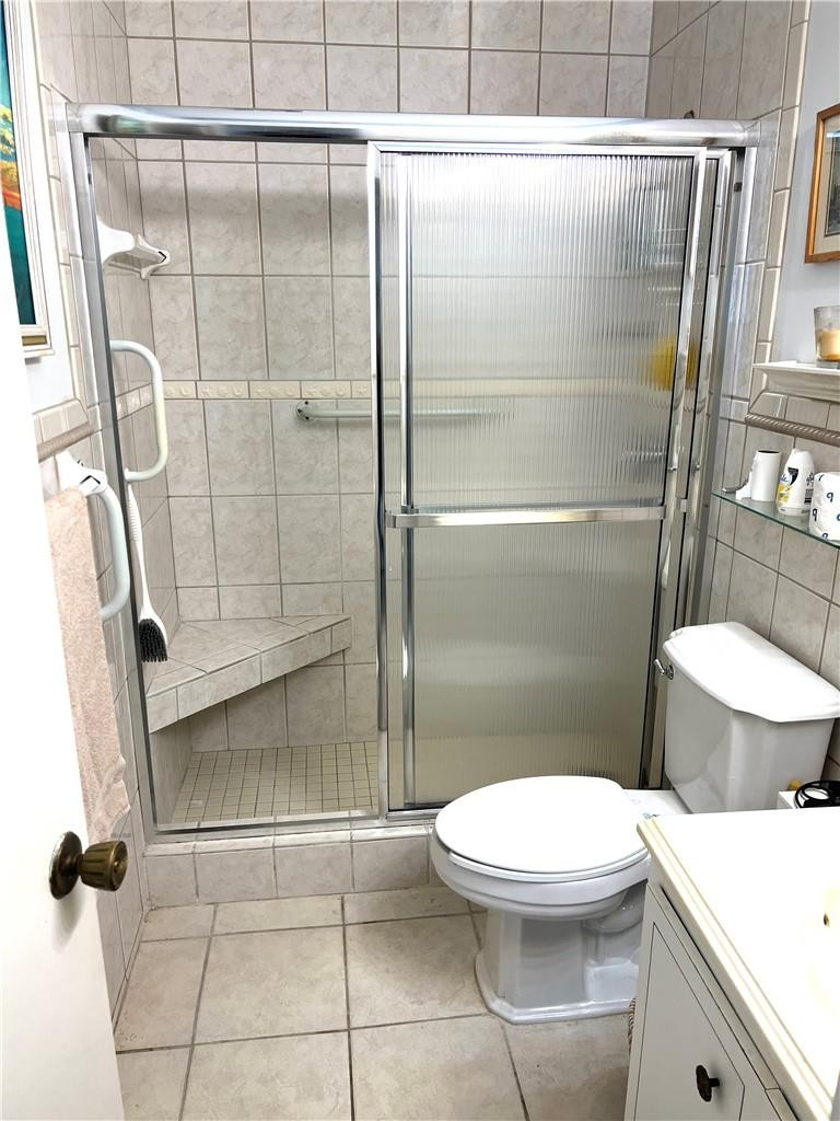 IMPERIAL POINT COLONNADES CONDO - Residential Lease