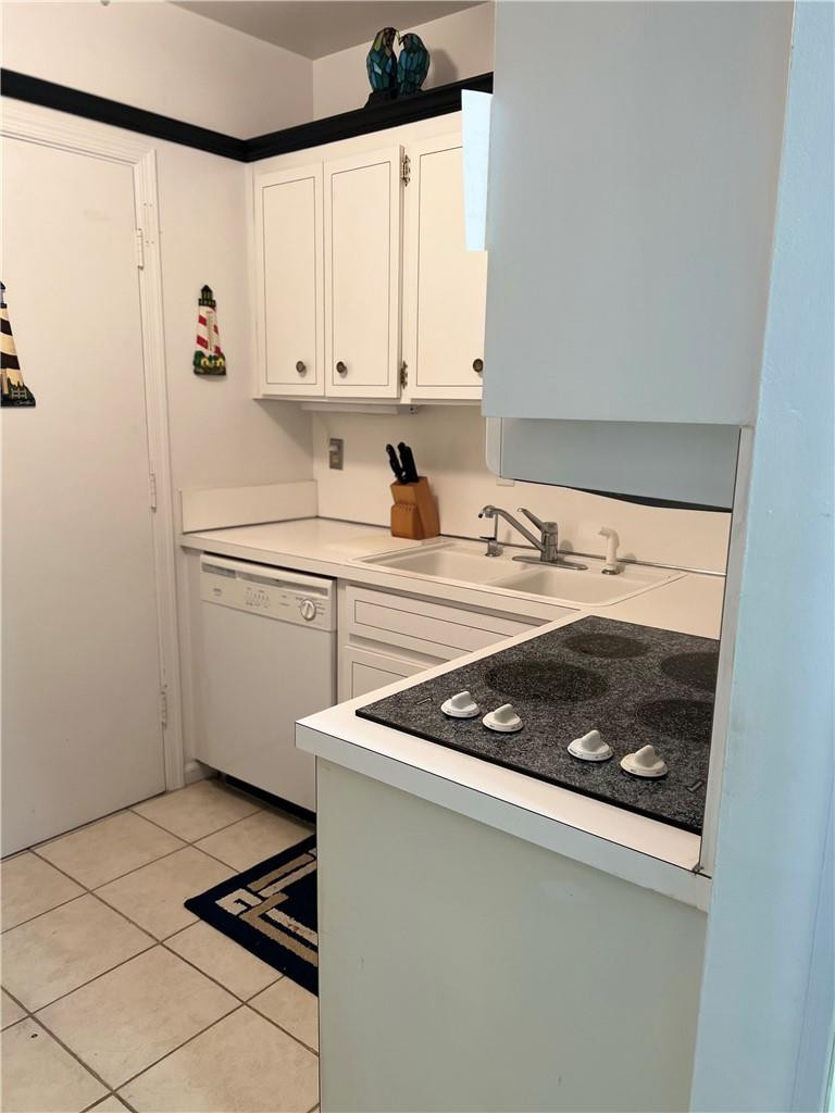 IMPERIAL POINT COLONNADES CONDO - Residential Lease
