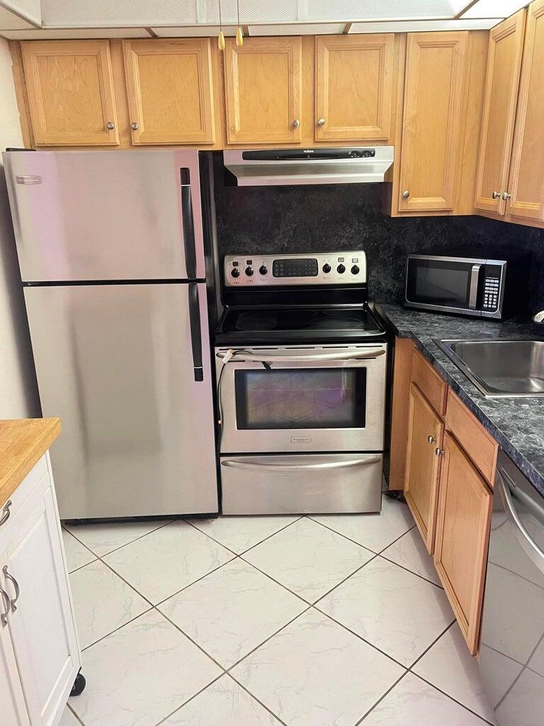 119 Camden F