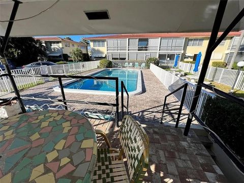 Tiny photo for 2202 NE 36th Street #15, Lighthouse Point, FL 33064 (MLS # B26028766)
