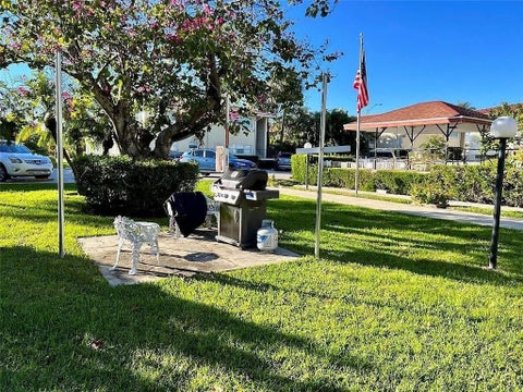 Tiny photo for 2202 NE 36th Street #15, Lighthouse Point, FL 33064 (MLS # B26028766)