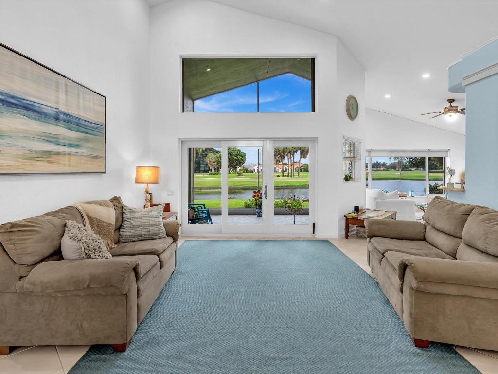 6004 Golf Villas Drive