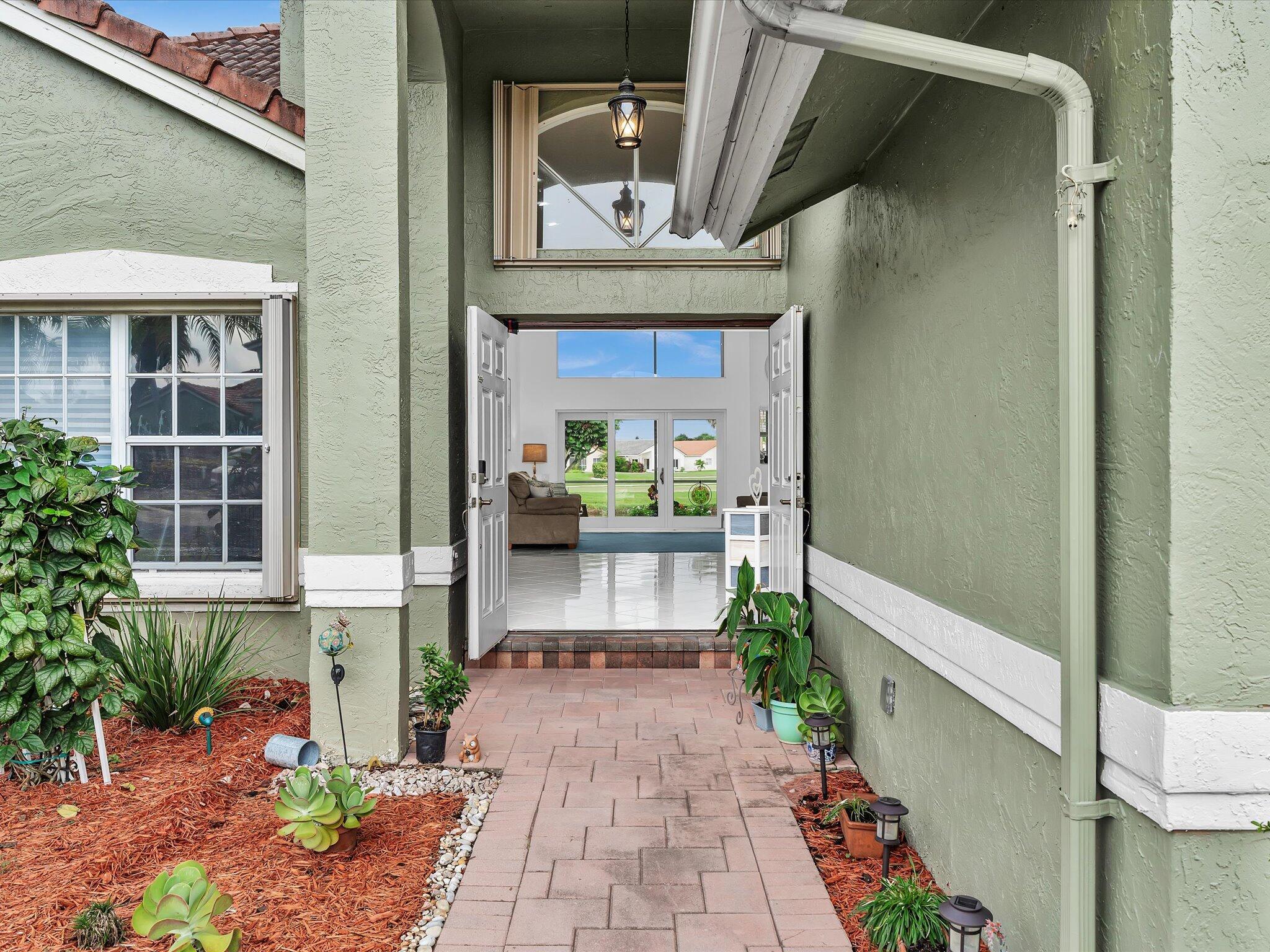 6004 Golf Villas Drive