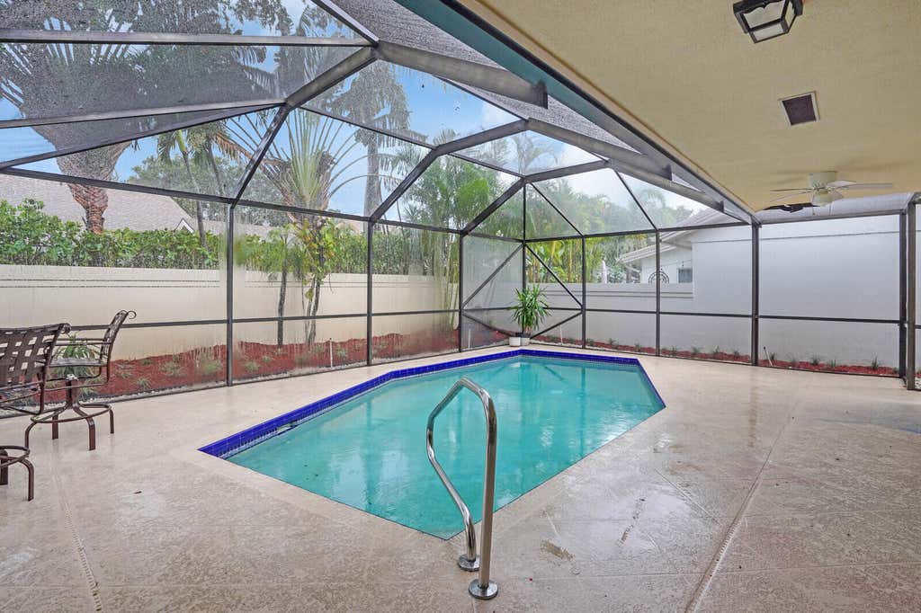 Photo of 112 INNER HARBOUR Way, Jupiter, FL 33477 (MLS # B26060115)