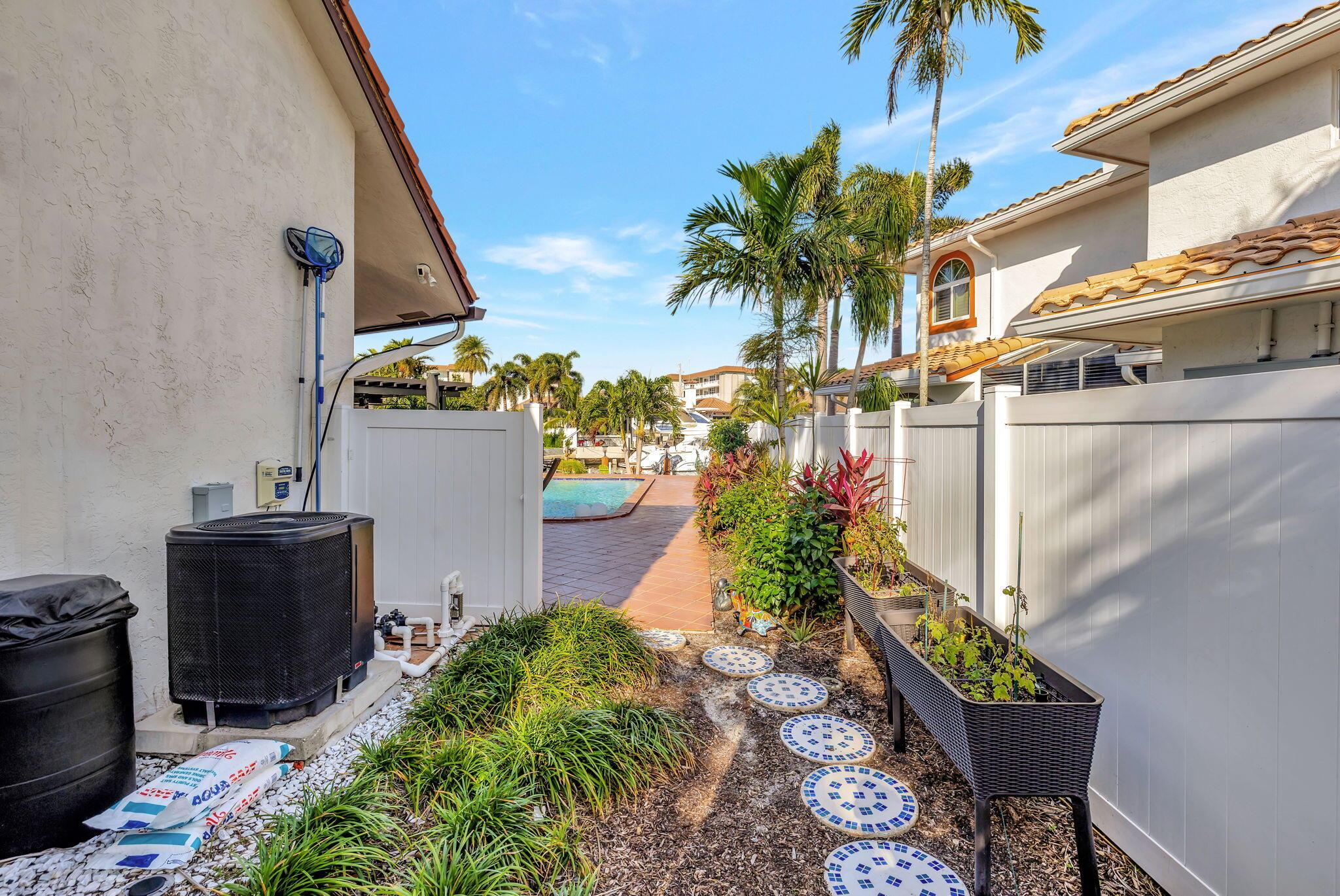 TROPIC ISLE 3RD SEC - Residential