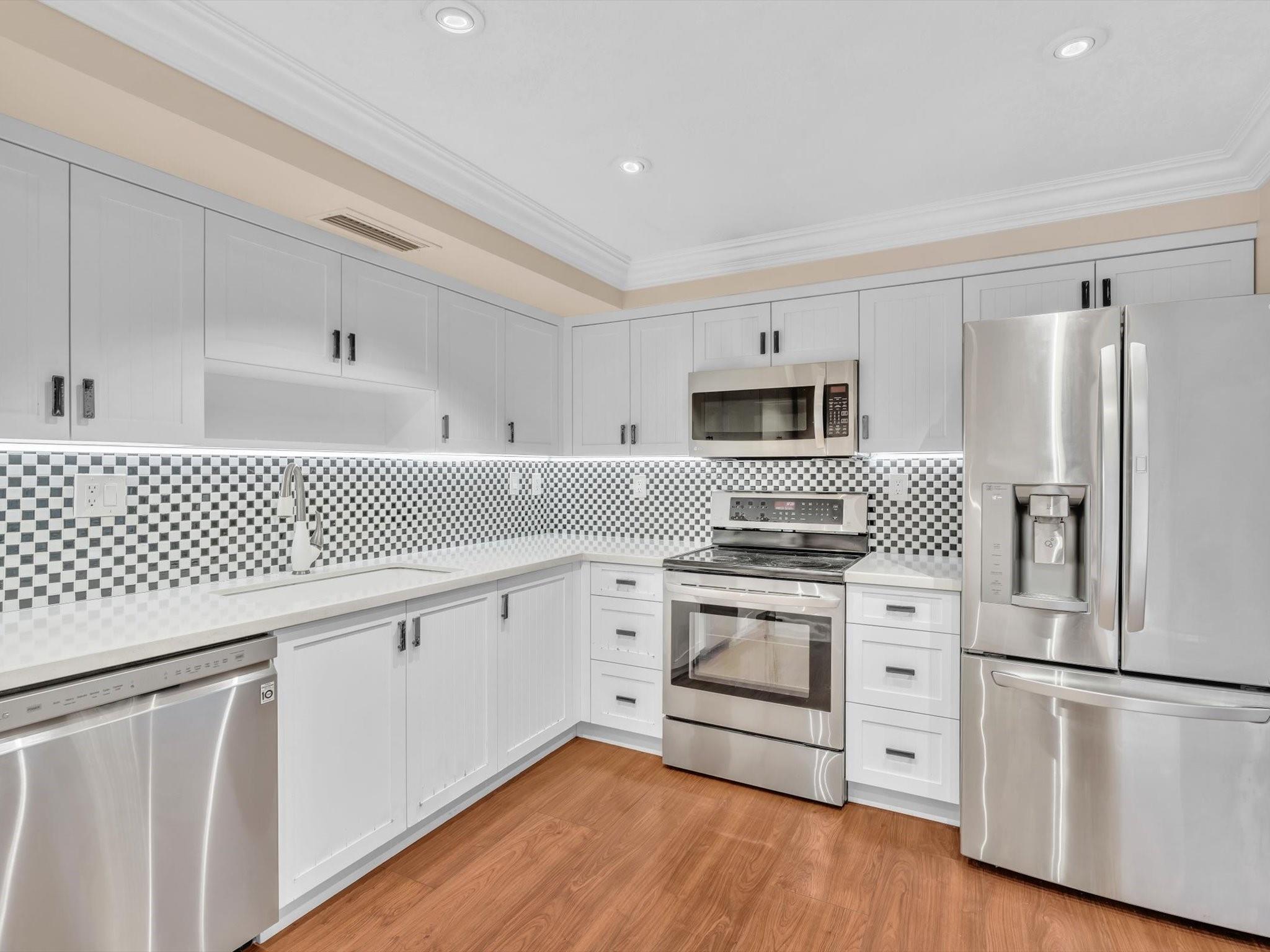 1600 S Ocean Dr 2B